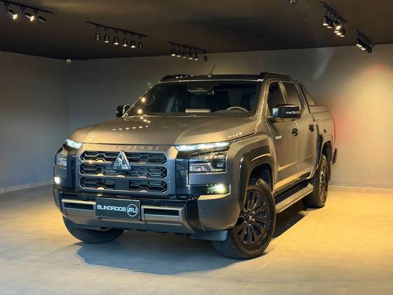 MITSUBISHI TRITON 2.4 BITURBO DIESEL CD KATANA 4X4 AUTOMÁTICO